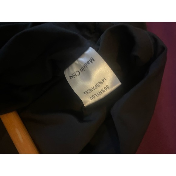 PRINCESS POLLY Halter Crop Top - Picture 8 of 8